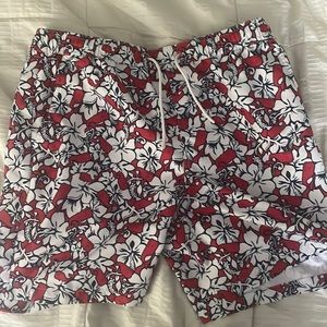 Vineyard vines Hawaiian swim trunks